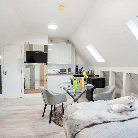 Spacious And Modern Studio In London G المظهر الخارجي الصورة
